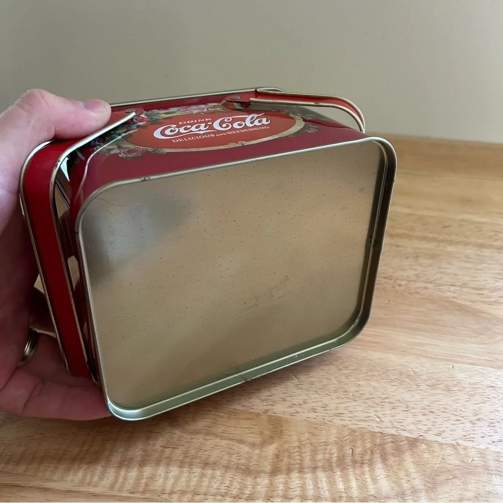 Vintage Drink Coca Cola Tin Box‎ Handles Roses Red Delicious And Refreshing
